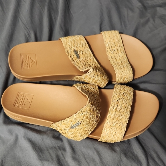 Reef Shoes - Reef Women's Woven Tan Sandals. Size 10.